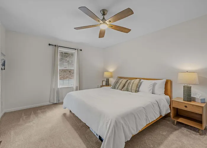 New 3 Bedroom 3 Bath Mountain Retreat