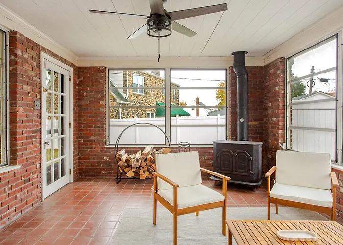 Elegant Spacious Retreat Perfect For Families