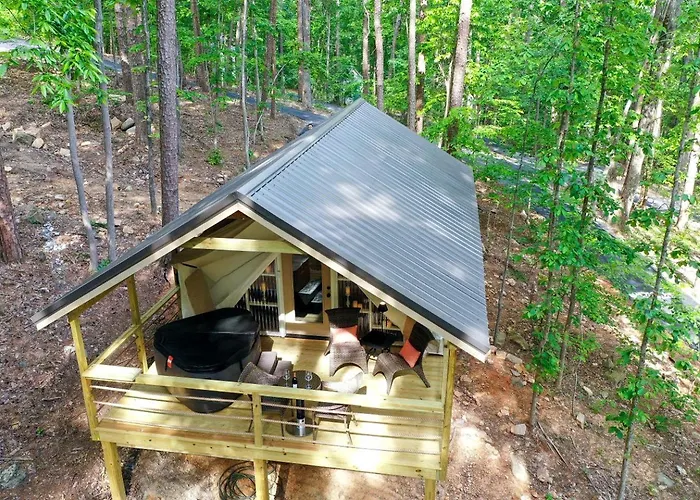 Incredible Tented Cabin Nestled Amidst Trees In Scottsboro, Alabama