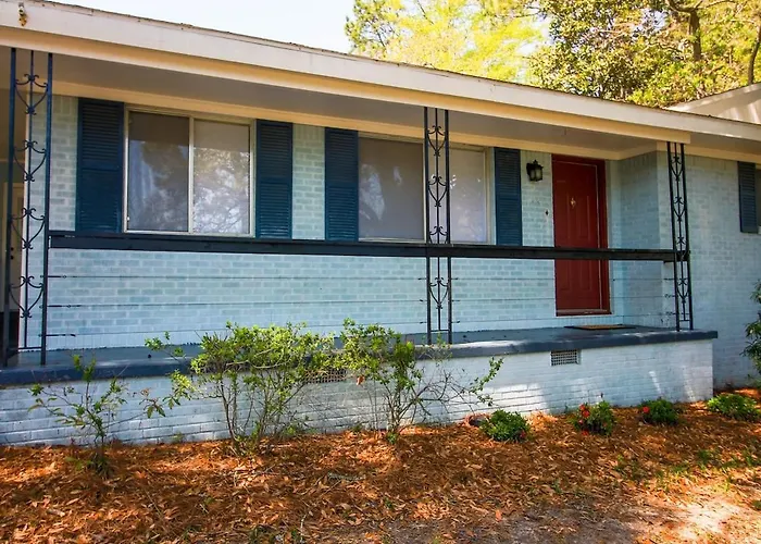 Luxury Midtown Home - Only A Few Blocks From Fgh