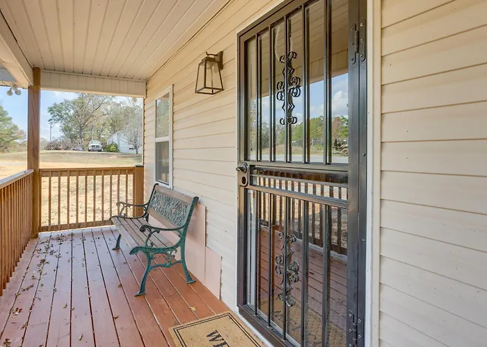 Pets Welcome! Spacious Boligee Home W/ Yard