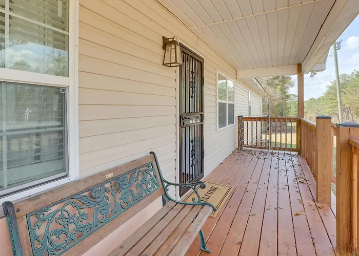 Pets Welcome! Spacious Boligee Home W/ Yard