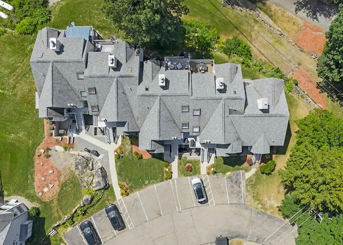 Lakeside Haven, Lake Views & Balcony, Lakes Region
