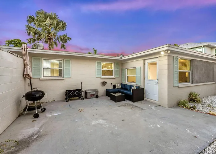 Walk To Beach And Cedars East Club Amenities - Pool, Tennis, Fitness Center