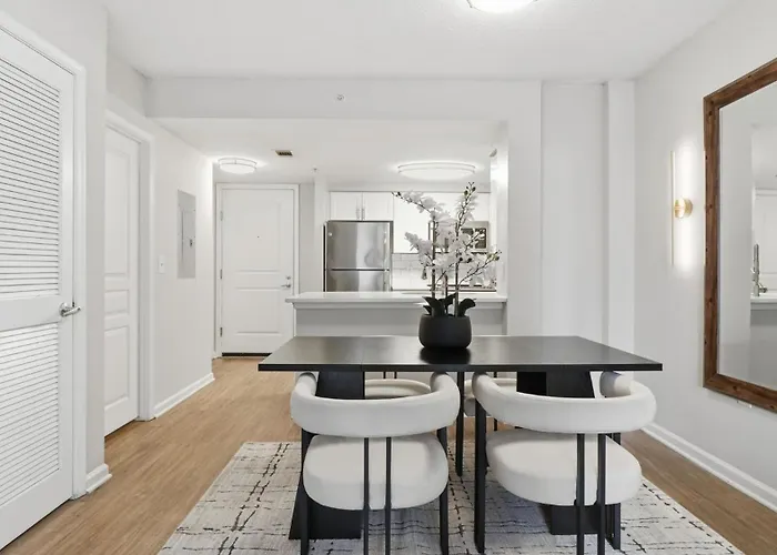 North Bethesda - Luxe Apartment