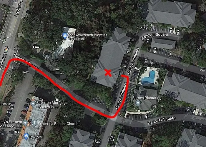 Coastal Condo With Pool, Minutes From Beach