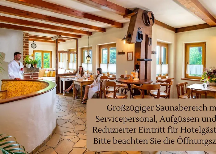 Landhotel Gut Wildberg mit Badeteich und großem Garten