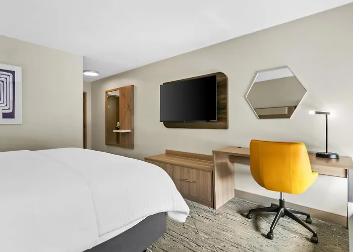 Holiday Inn Express & Suites Joplin Southeast By Ihg