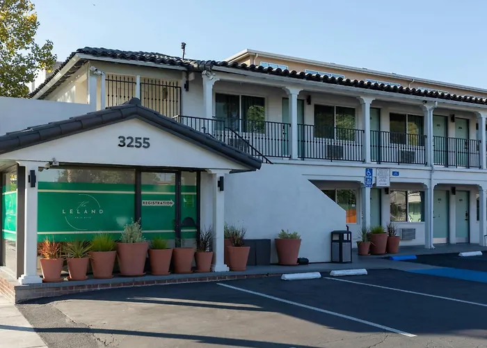 Leland Hotel