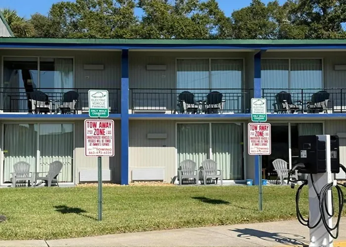 Travelodge By Wyndham Lakeland