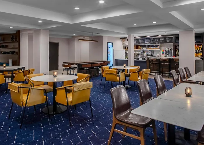 Courtyard By Marriott Richmond Northwest