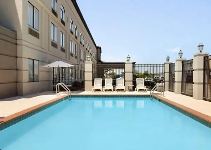 Townhome Inn & Suites