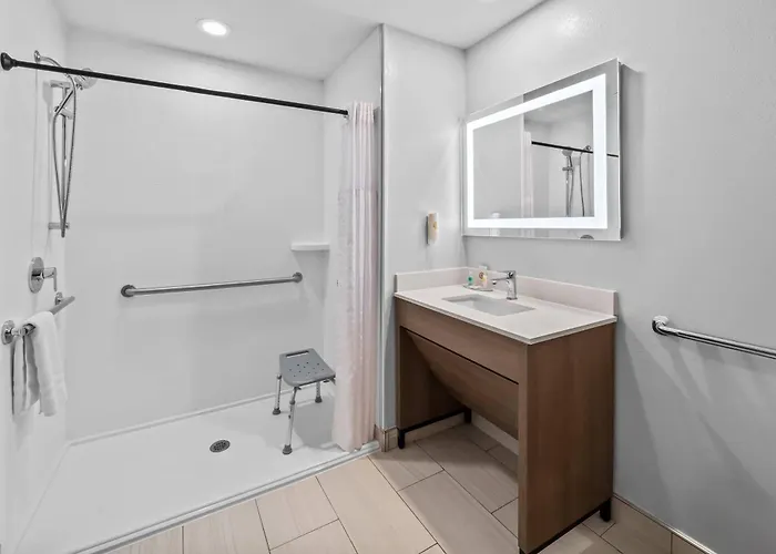 Comfort Inn & Suites Plainville-Foxboro