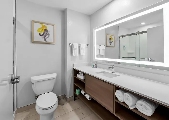 Comfort Inn & Suites Plainville-Foxboro