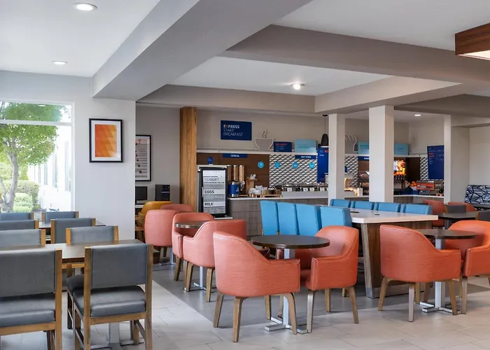 Holiday Inn Express Redding North By Ihg