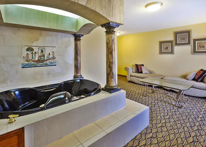 Holiday Inn Express Hotel & Suites - Belleville Area By Ihg