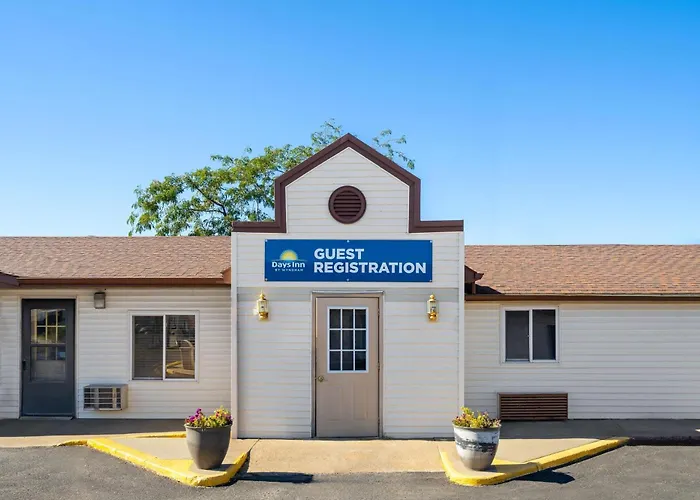 Days Inn By Wyndham Jamestown