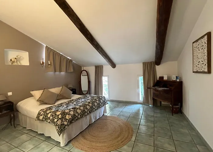 Logis Hotel La Bastide Des Monges