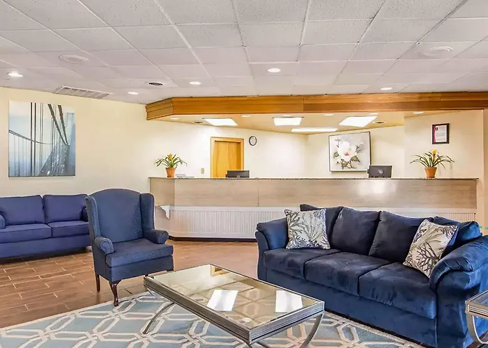 Ramada By Wyndham Santee I-95