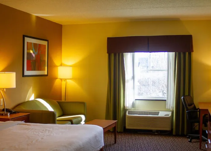 University Hotel & Suites Shippensburg, Trademark By Wyndham