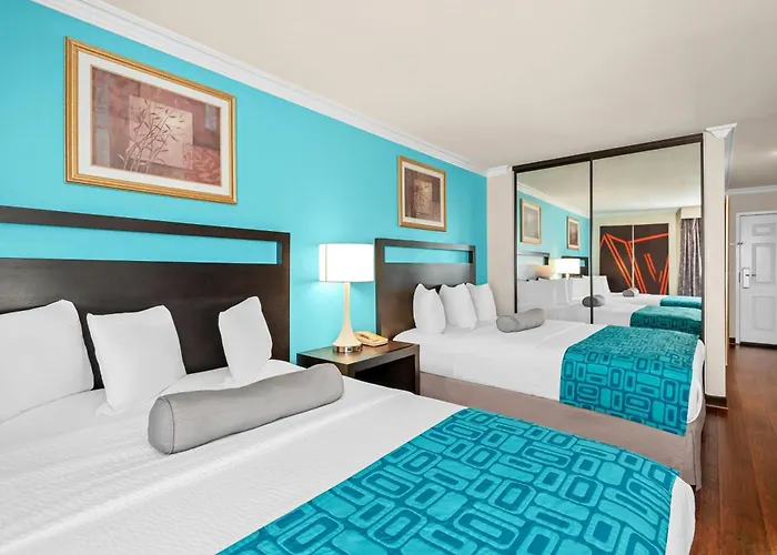 Howard Johnson By Wyndham Pasadena