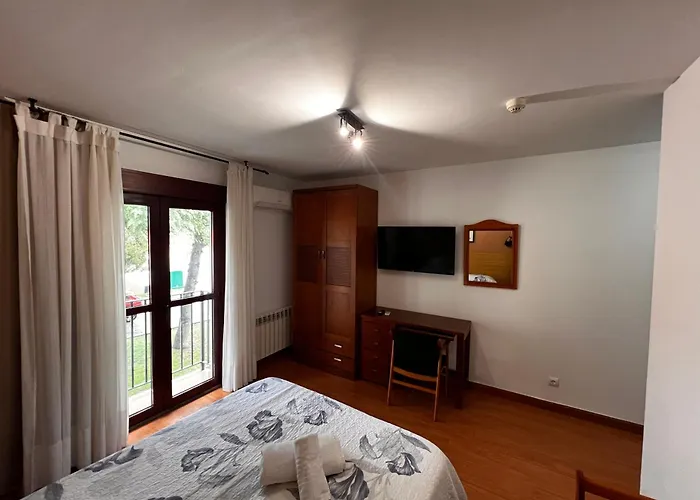 Hotel Puente De Piedra
