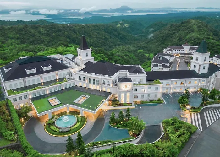 Twin Lakes Hotel Near Tagaytay