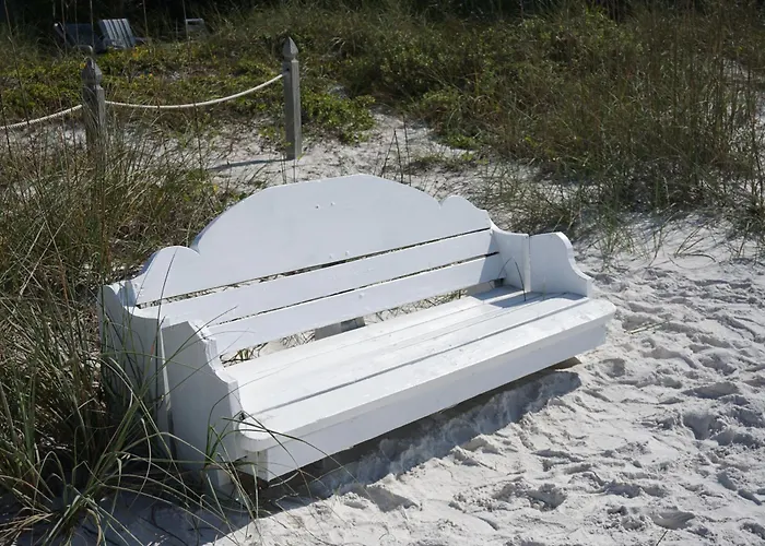 Anna Maria Island Beach Shack Pet Friendly!