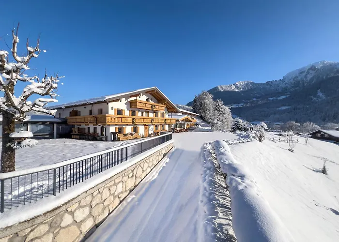 Hotel Hanauerlehen - Ruhige & Zentrale Top-Lage - Mit Schwimmbad, Sauna, Parkplaetze & Cafe - Bayerischer Familienbetrieb