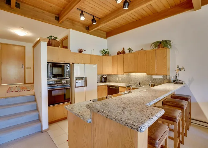 Slopeside Snowmass Townhome W/ Mountain Views!