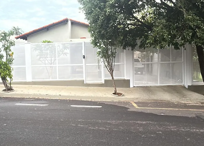 Recanto Manga da Rosa - casinha de fazenda no centro da cidade