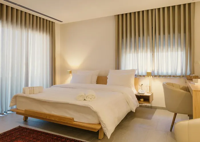 Dar Al Mauge Boutique Hotel With Outdoor Pool