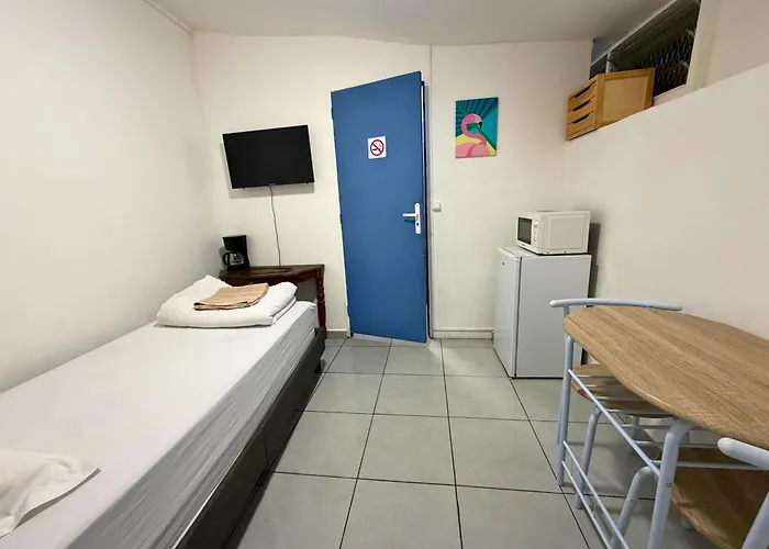 Azur Hotel