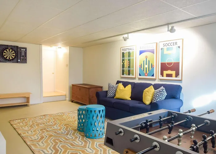 Spacious Home By Beach Dog Welcome