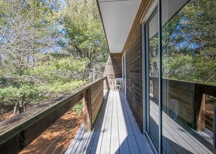 Architectural Modern Home 5 Mins To Beach
