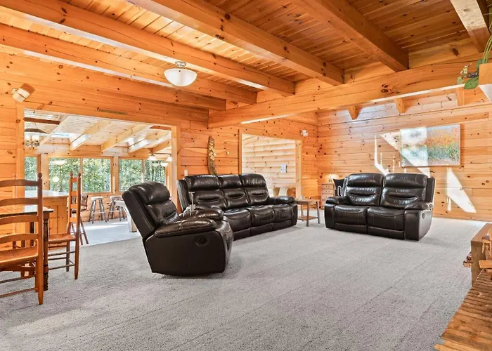 Twin Creeks Lodge By Avantstay
