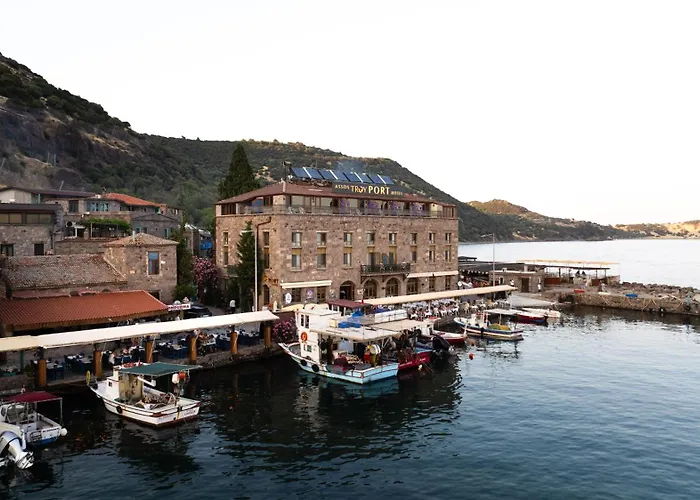Assos Troy Port Hotel