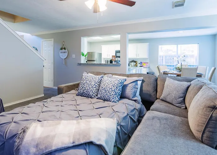 Cozy & Modern 5Br Smart Home With Yard And Bbq