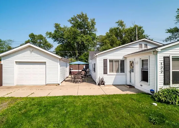 Family Fun: Comfy Home, 10 Min To Cedar Point Fun!