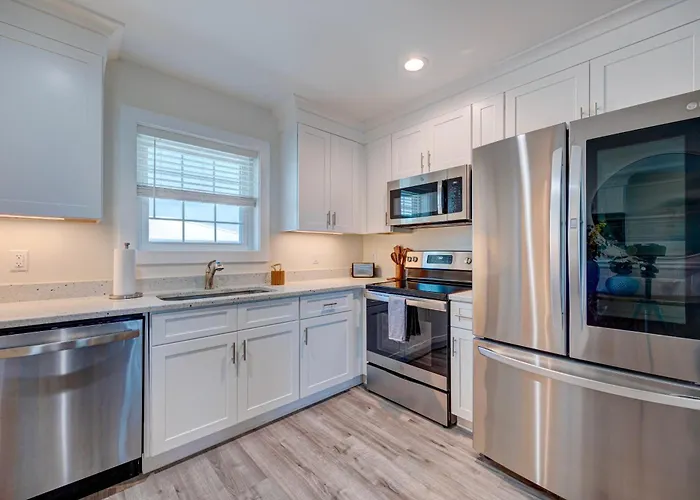 3005 Queen Suite, 3Rd Floor Surfside
