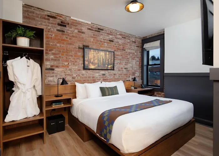 Lightwell Hotel & Spa