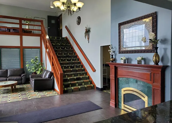 River Hill Inn & Suites