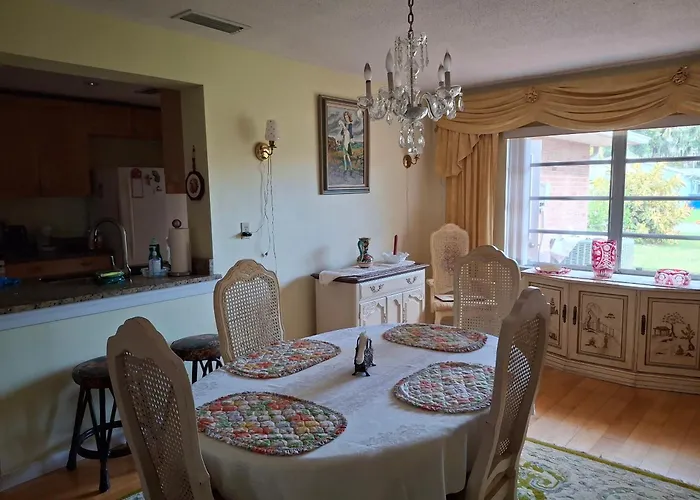 Family Retreat With Lake Views And Near Disney