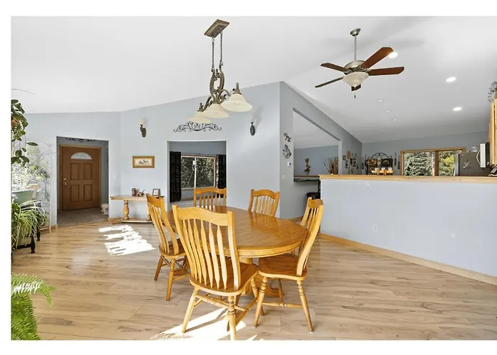 Ponderosa Hideaway-Atv, Hiking, Snowmobiling, Hunting & Casino Fun