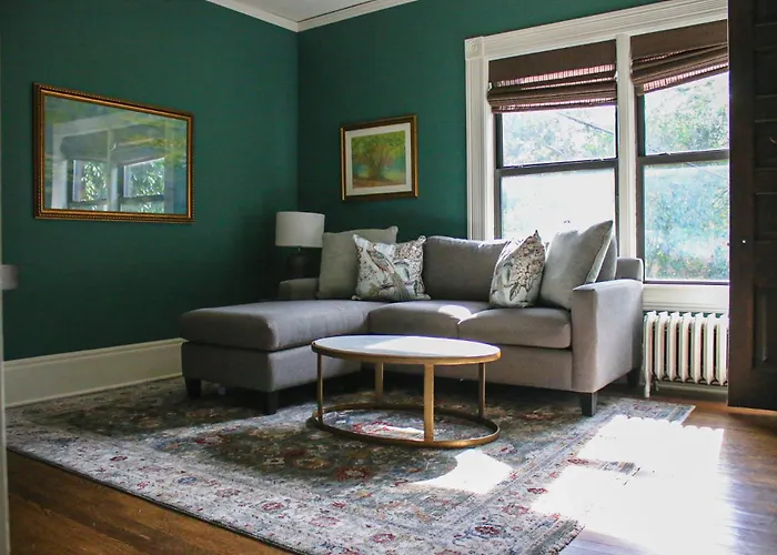 The New Victorian Mansion Bed & Breakfast