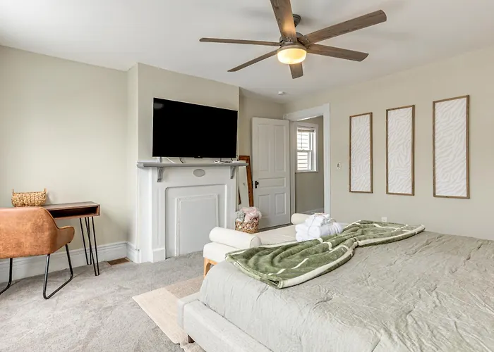 2 Mi To Dtwn Cincinnati: Home W/ Fenced Yard!
