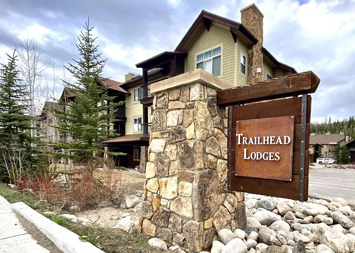 Trailhead Lodges 821