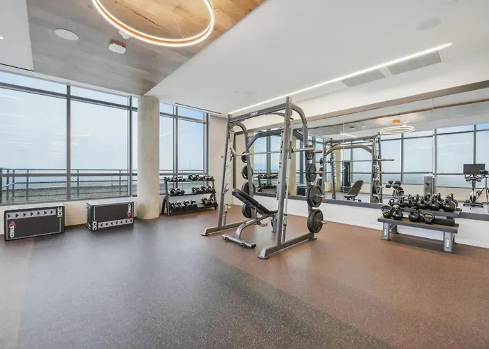 Penthouse Retreat With Rooftop Pool Explore Silver Spring & Washington Dc