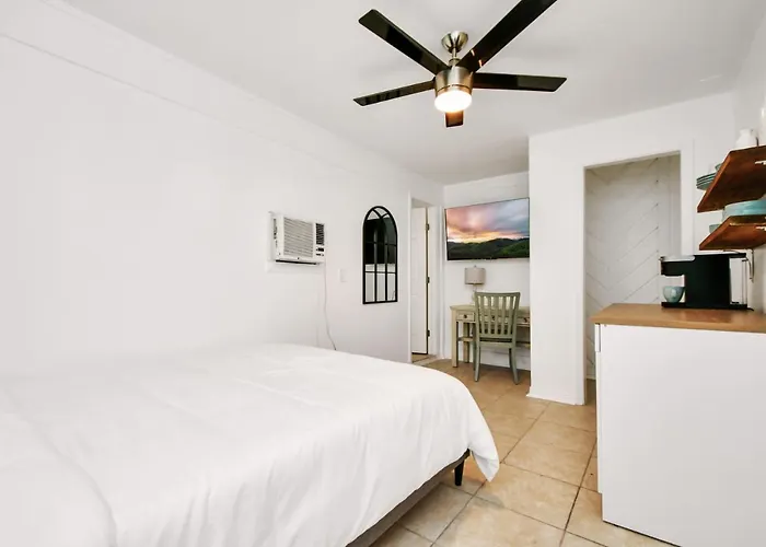 Cozy Ministudio With Queen Bed Coffee