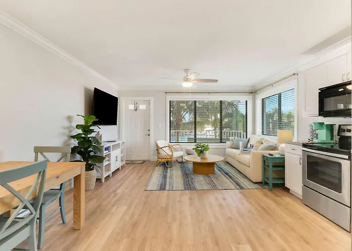 Sailfish Suites 7 - Waterfront Lodging